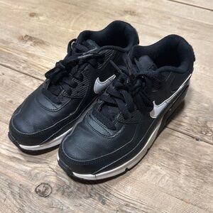 Nike Air Max 90 boys 4Y